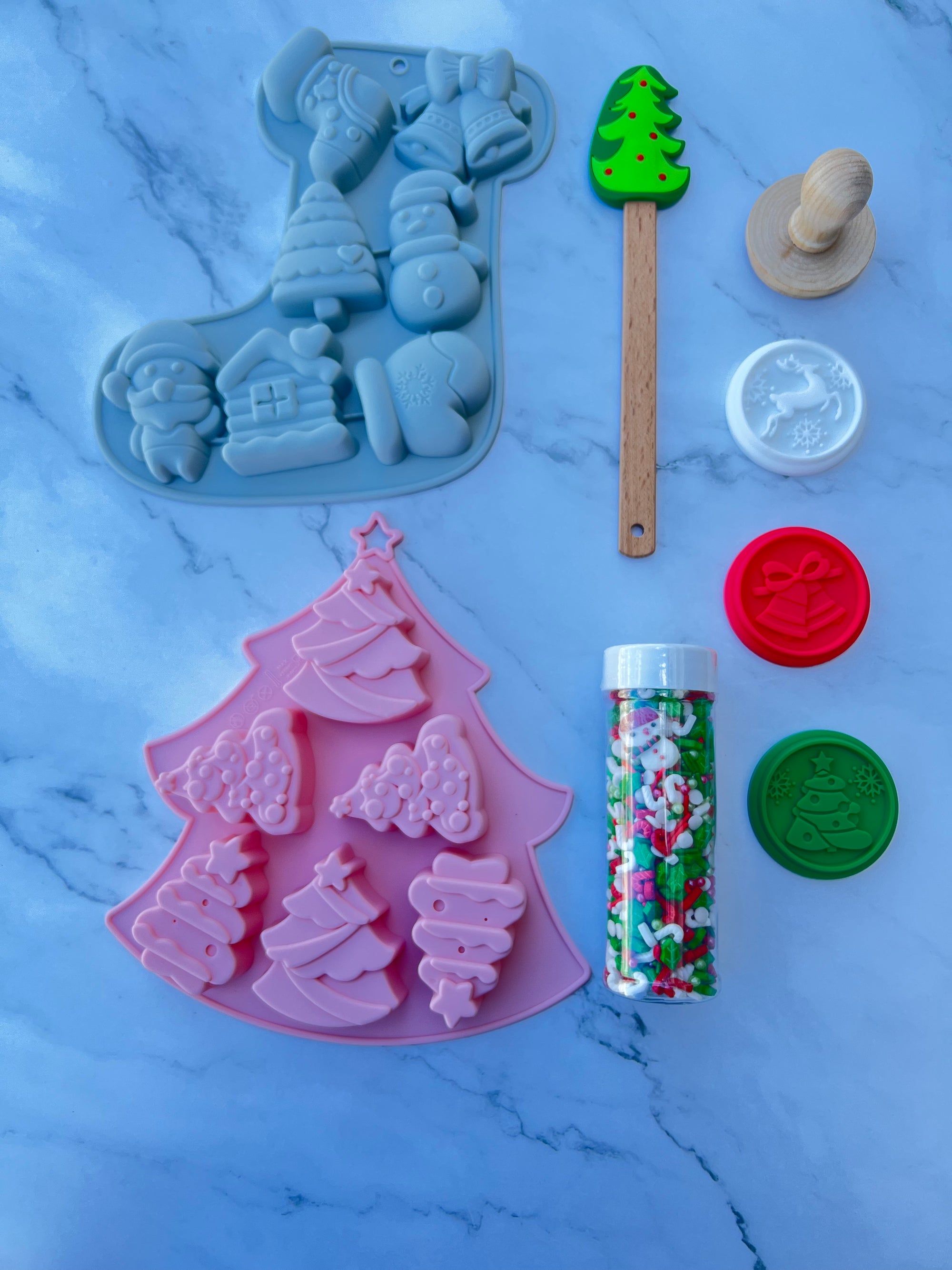 Christmas Baking Kit - 6-Cavity Stocking and Tree Molds, Three-Piece C -  Yummy Gummy Molds